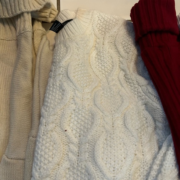 Cute fall/winter sweater bundle - Picture 4 of 6